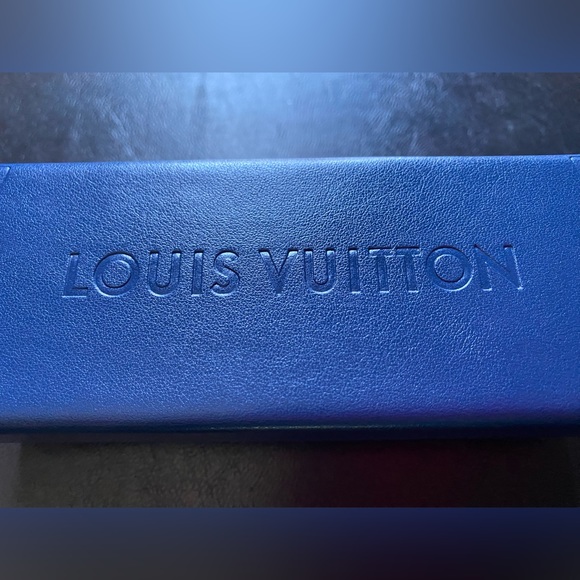 100% AUTHENTIC Louis Vuitton Sunglasses**** NEW WITH FELT**** - Picture 3 of 3